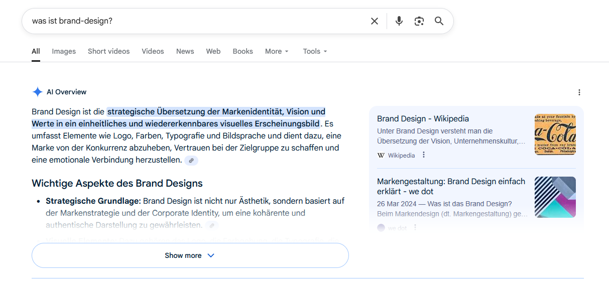 Screenshot eines Google-Suchergebnisses mit KI-Antworten zum Thema Brand Design – Beispiel, wie Inhalte in der KI-Suche sichtbar werden und gefunden werden mit KI.